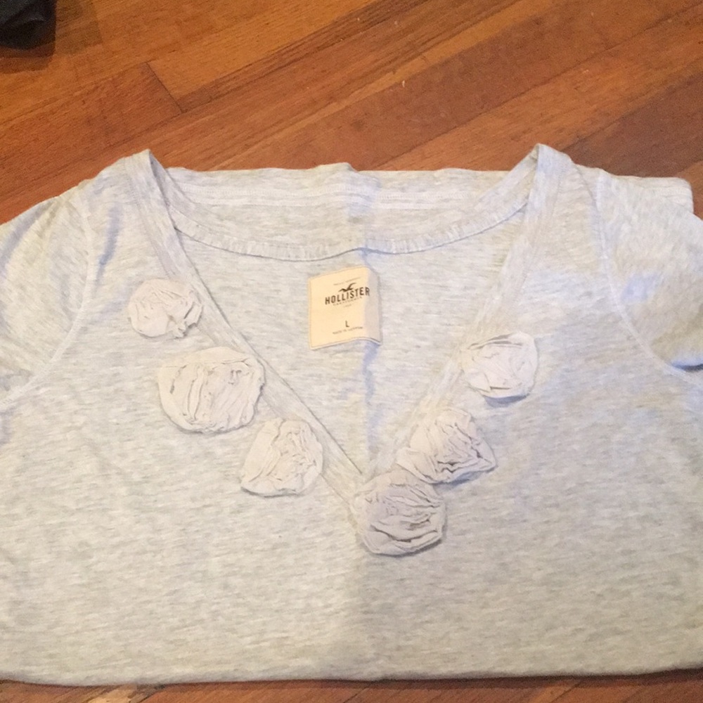 Hollister flower tee